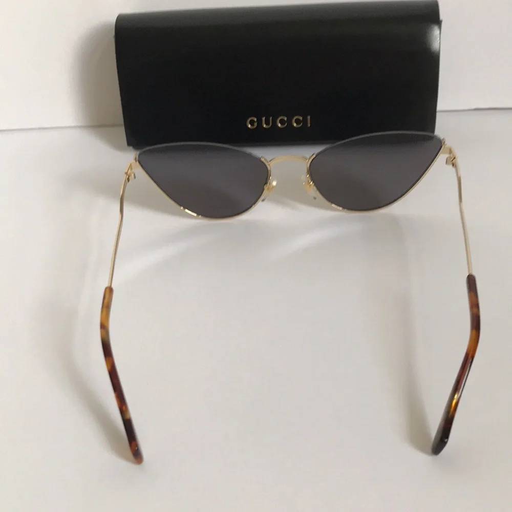 New Authentic Gucci Gg1006s Women's Cat Eye Sunglasses in Gold with Gray Lenses